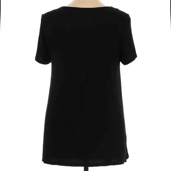 Torrid Womans Black Short Sleeve Top Size 3 Plus - Picture 2 of 4